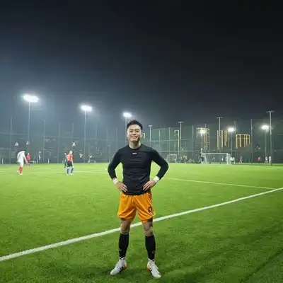 袁煜晨